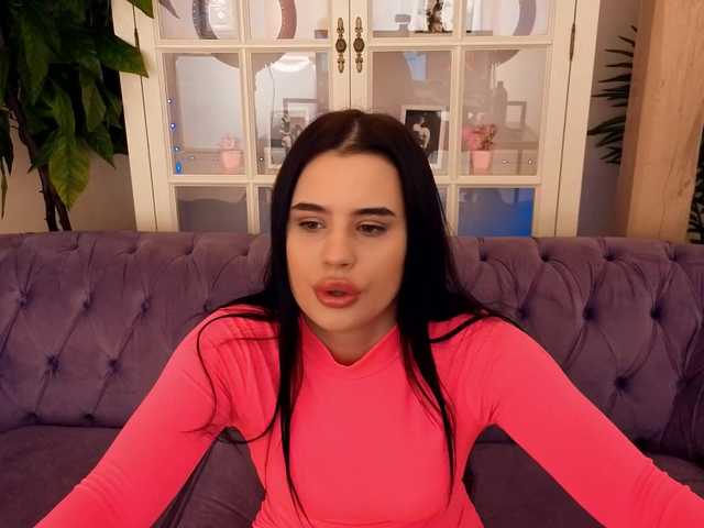 RedMila's BongaCams show and profile