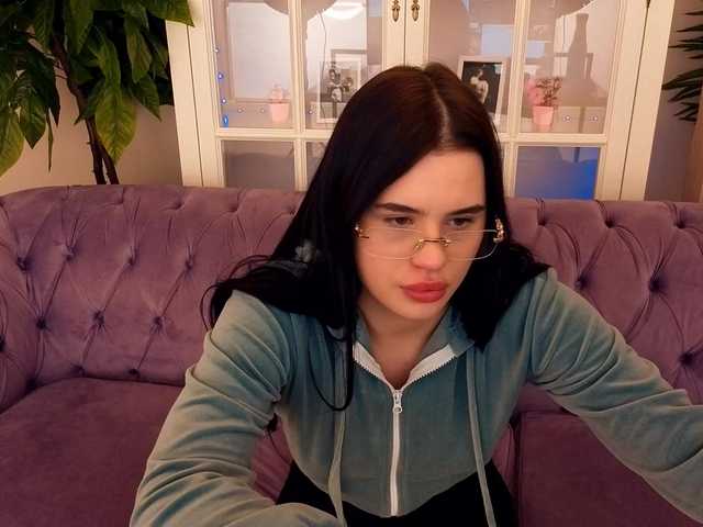 RedMila's BongaCams show and profile