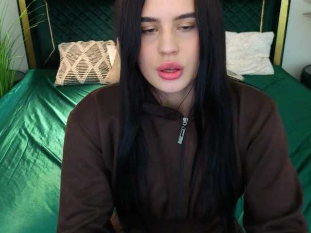 RedMila's BongaCams show and profile