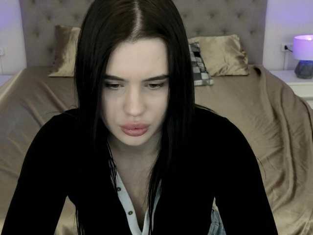 RedMila's BongaCams show and profile