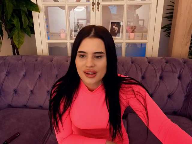 RedMila's BongaCams show and profile