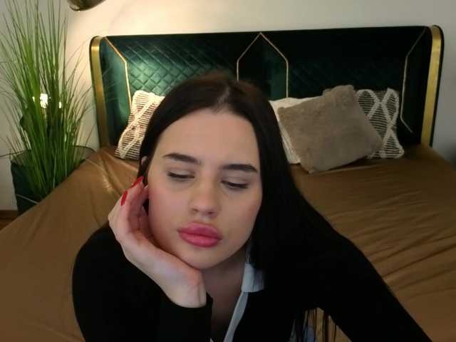 RedMila's BongaCams show and profile