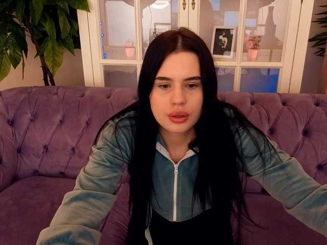 RedMila's BongaCams show and profile