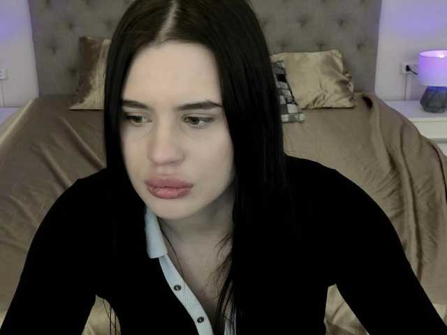 RedMila's BongaCams show and profile