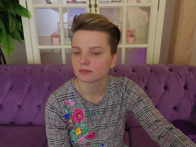 TinyFoxie Live Cam on BongaCams