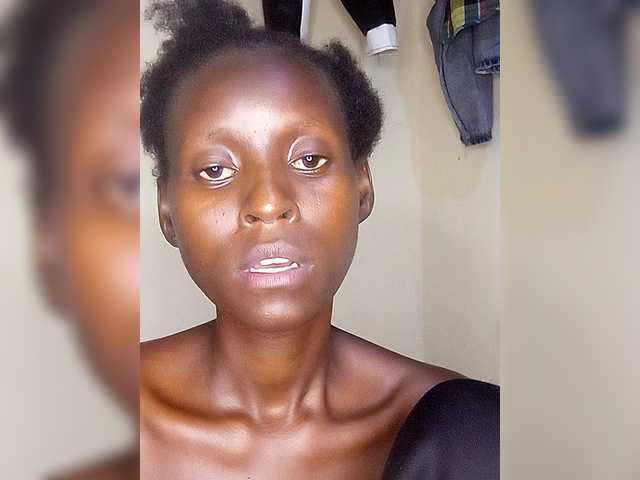 le modèle Choco251 est en webcam porno dans un show sur le site bongacams, il possède les tags suivants: Ebony,Brunette,Hairy