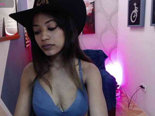 Scarleet-miaa webcam