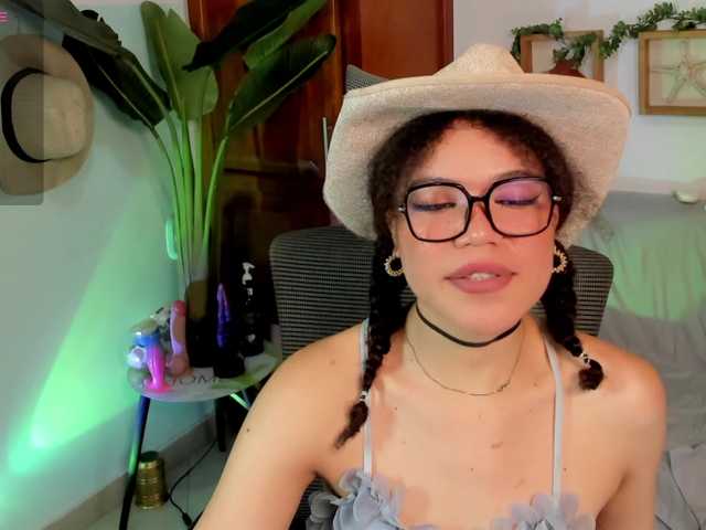 Jennifer-Connelly's BongaCams show and profile