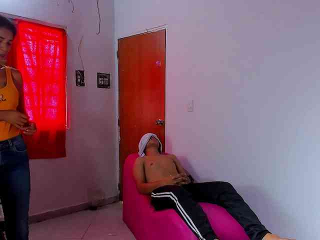 Amizing-couple webcam