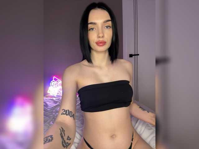 Mariia022's BongaCams show and profile