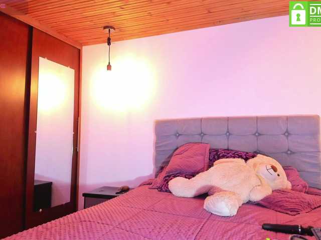 Karlathompson's BongaCams show and profile