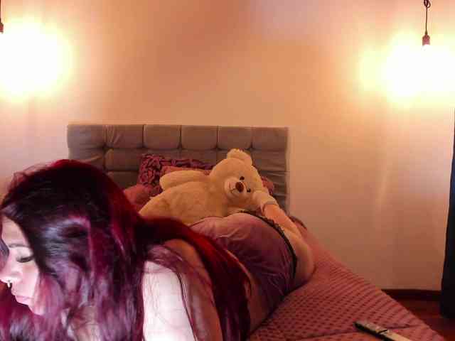 Karlathompson webcam