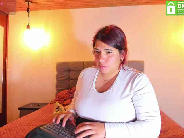 Karlathompson webcam