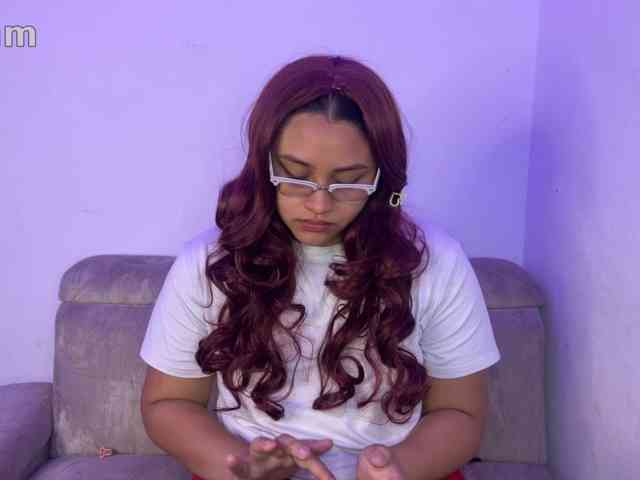 CrimsonAuraVIP webcam