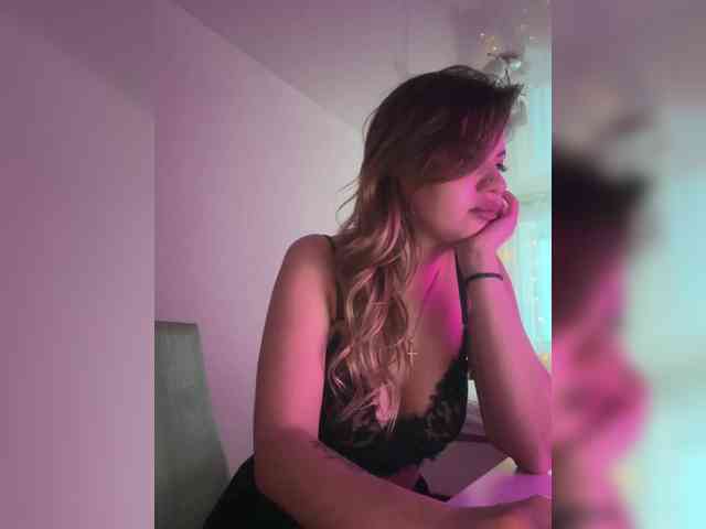 White-banny Live Webcam on BongaCams