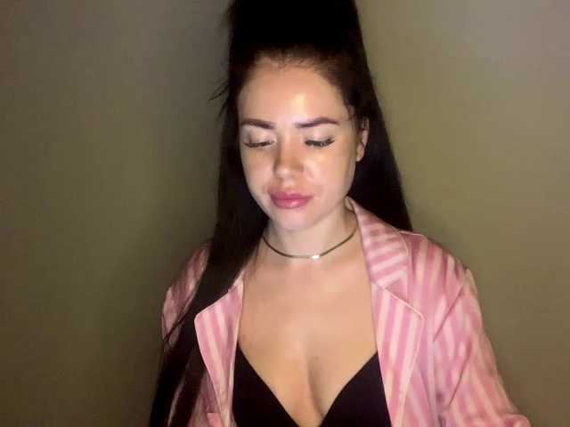 NicoleHotBody's BongaCams show and profile