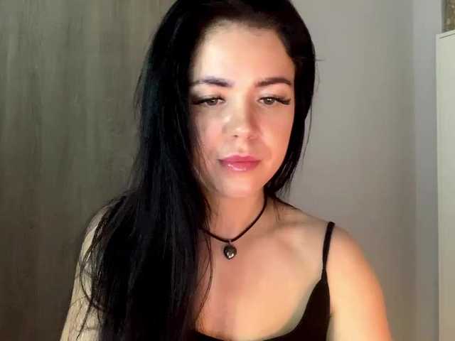 NicoleHotBody's BongaCams show and profile