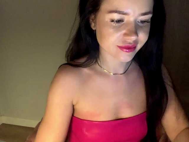 NicoleHotBody's BongaCams show and profile