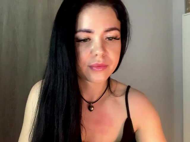 NicoleHotBody's BongaCams show and profile