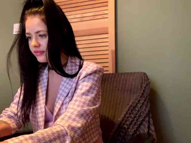 NicoleHotBody webcam