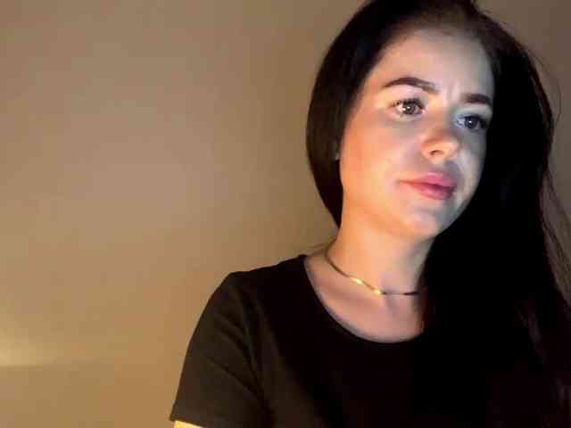 NicoleHotBody webcam