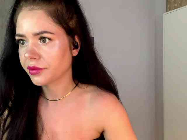 NicoleHotBody webcam