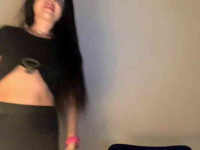 NicoleHotBody webcam