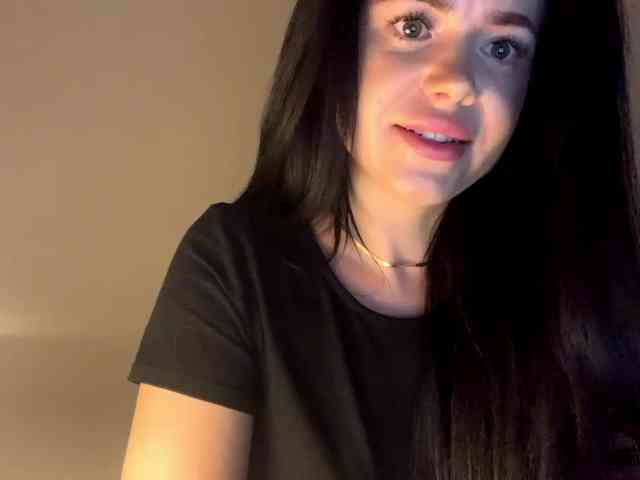 NicoleHotBody webcam