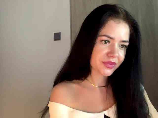 NicoleHotBody webcam