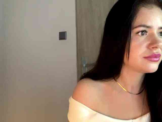 NicoleHotBody webcam