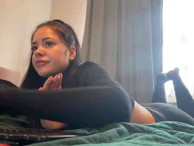 NicoleHotBody webcam