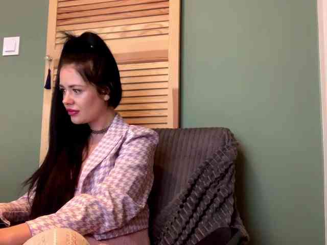 NicoleHotBody webcam