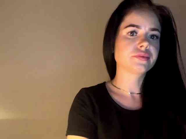 NicoleHotBody webcam