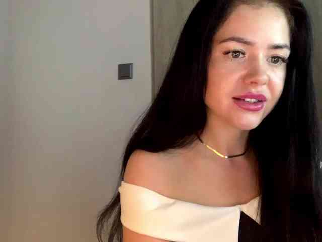 NicoleHotBody webcam