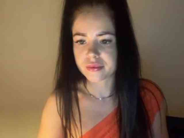 NicoleHotBody webcam