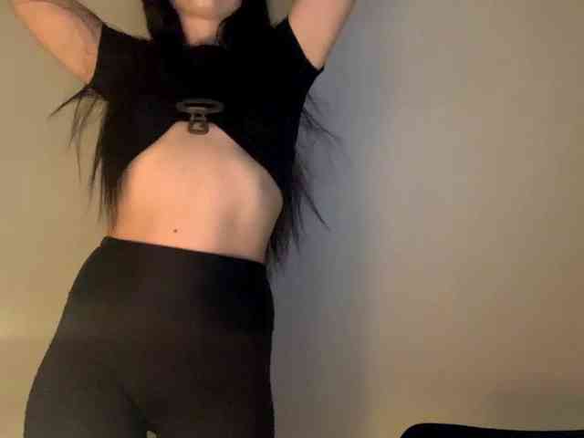 NicoleHotBody webcam