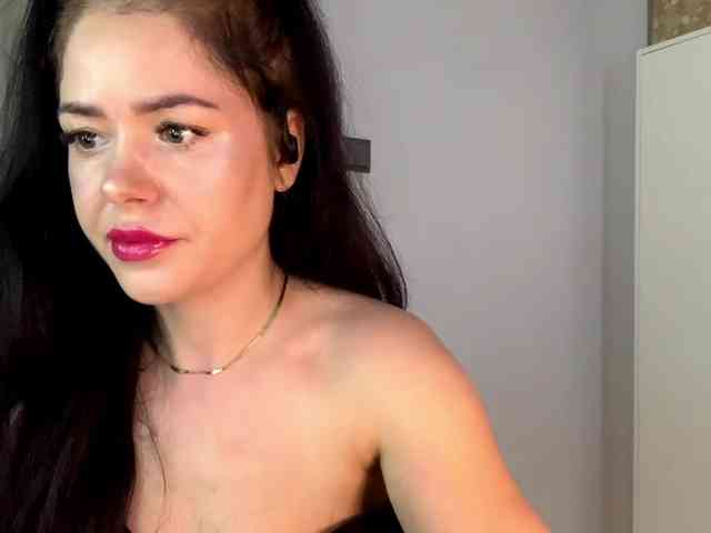 NicoleHotBody webcam