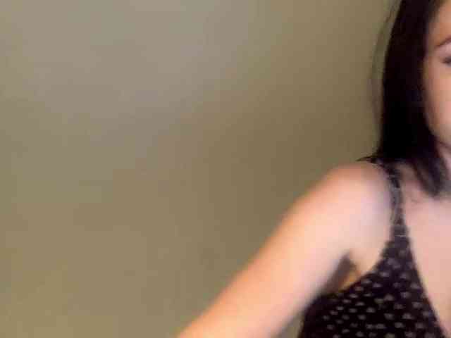 NicoleHotBody webcam