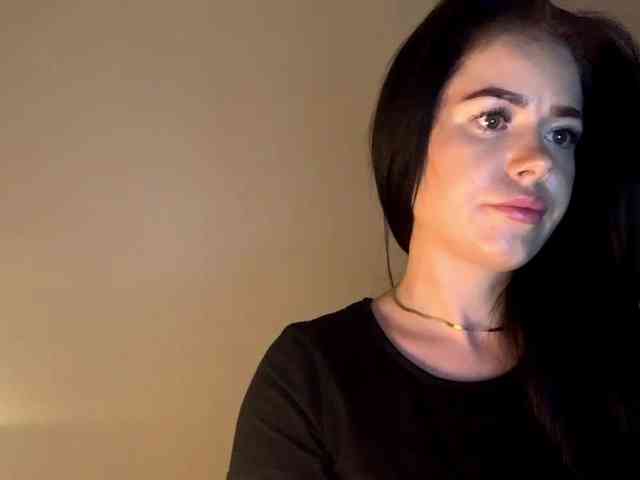 NicoleHotBody webcam