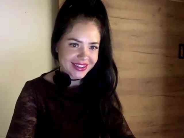 NicoleHotBody webcam