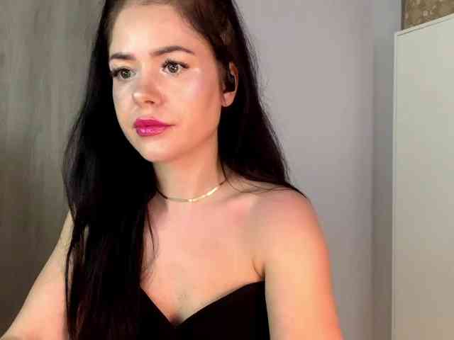 NicoleHotBody webcam