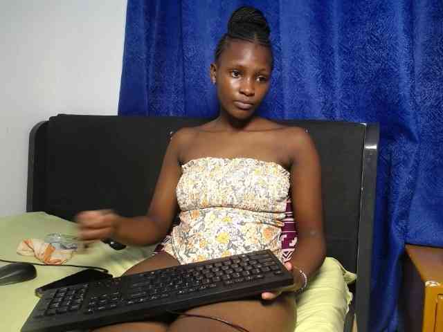 Oliviablue Live Webcam on BongaCams