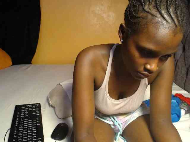 Oliviablue Live Webcam on BongaCams