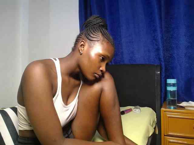 Oliviablue Live Webcam on BongaCams