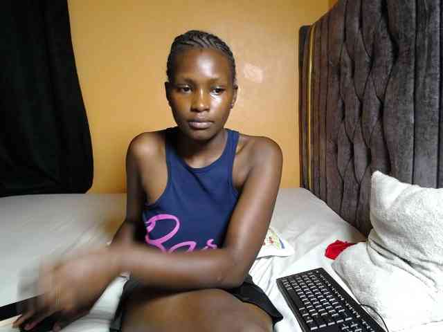 Oliviablue Live Webcam on BongaCams