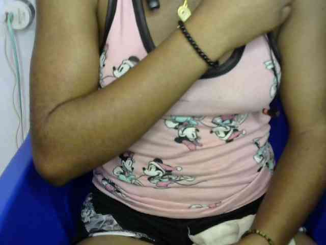 Goldencandi7 webcam