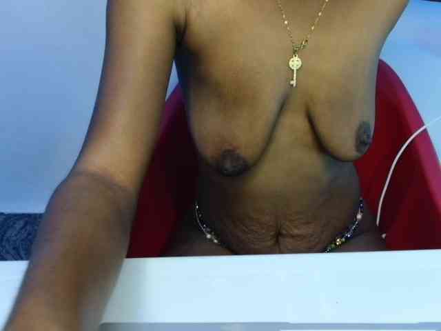 Goldencandi7 Live Webcam on BongaCams