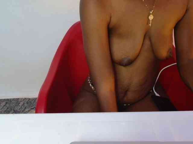 Goldencandi7 Live Webcam on BongaCams