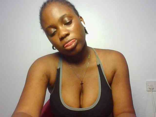 BahdgurlShelly7 Live Webcam on BongaCams