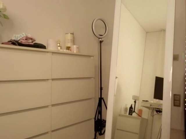 KallieTanney's BongaCams show and profile